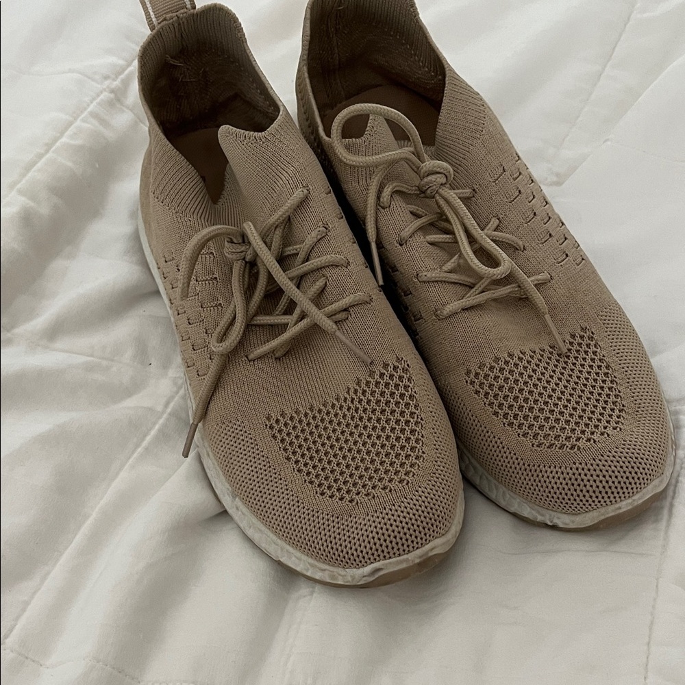 Danskin Women's Beige Knit Sneakers